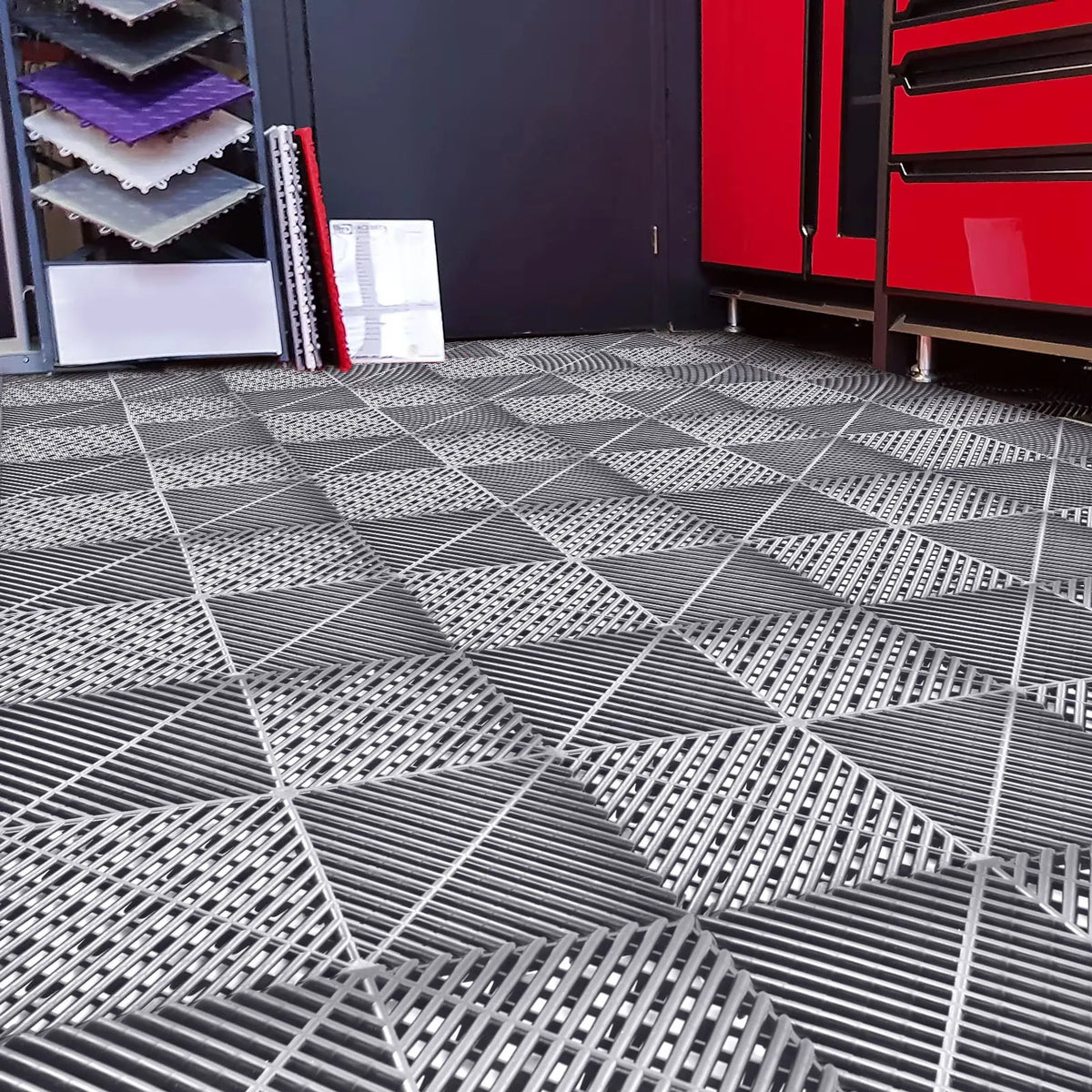 Heavy Duty Interlocking Garage Floor Tiles For Workshops And Gyms